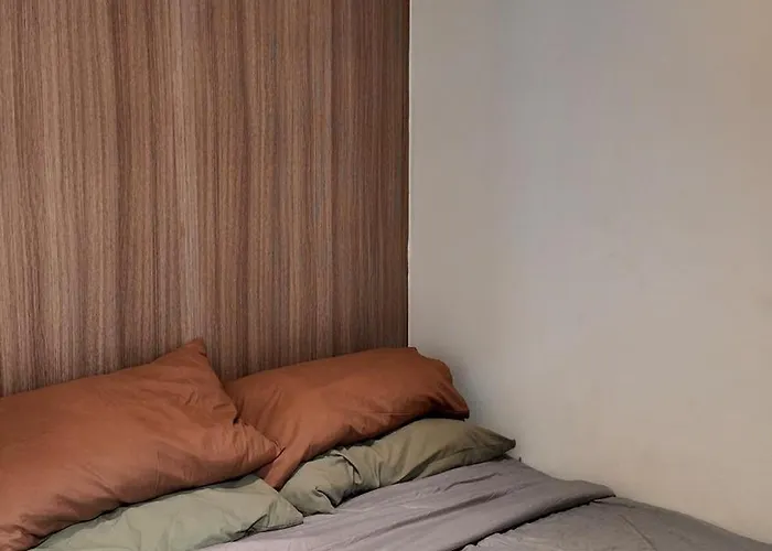 Staycation Near Naia, Moa With Ps4, Netflix & Karaoke *