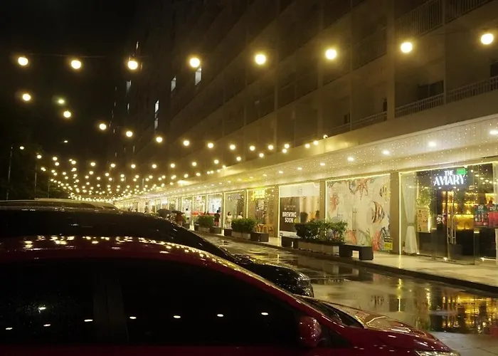 Staycation Near Naia, Moa With Ps4, Netflix & Karaoke アパート *