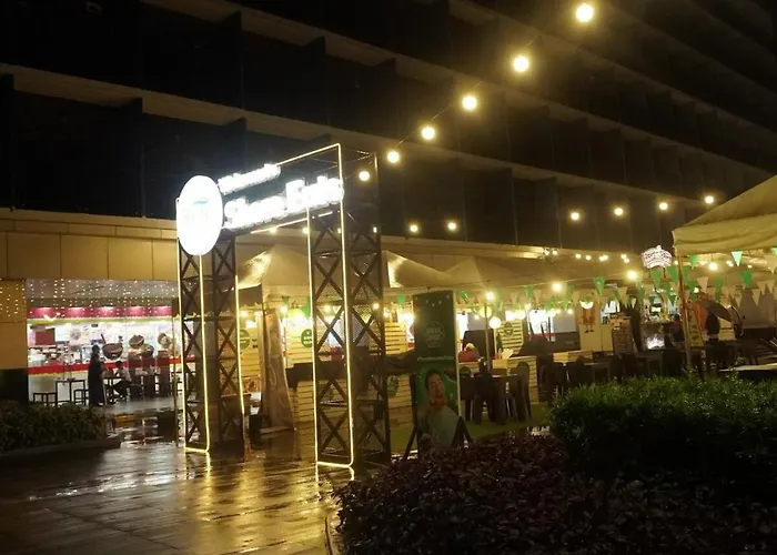 Staycation Near Naia, Moa With Ps4, Netflix & Karaoke *